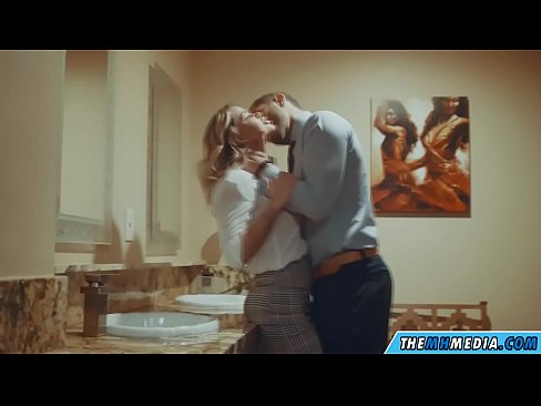 ❤️ Når en barmfagre blondine forfører dig på et offentligt toilet ❤❌ Porno vk at da.pornpk.ru ❌️
